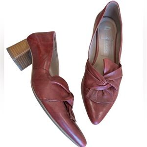 Canal Grande 7.5 (38) EUC near new Women's Red Leather Loafer with ribbons